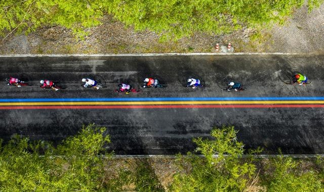 环拉萨自行车大赛曲水站比赛举行