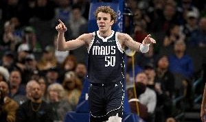 电竞比分网-Stein：鹈鹕与中锋凯勒-凯利签下一份10天短合同