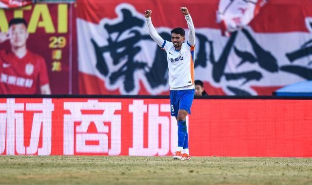 score电竞-泰山北上强闯难关再扮亚泰克星 靠意志力转危为安