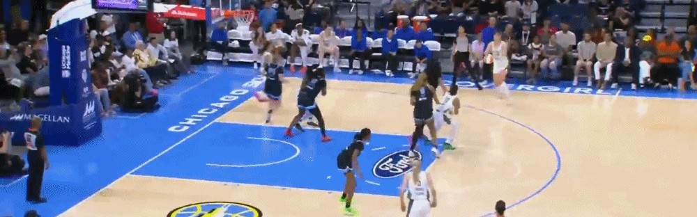 电竞比分-李月汝半场75%高效得到7分，飞翼半场落后天空8分